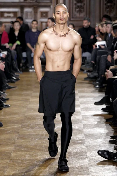 Look 27